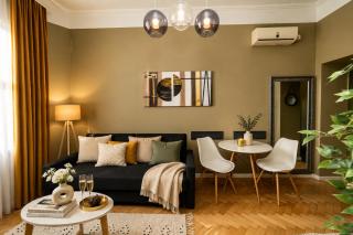 The Artist - City Center Apartment near Victory Square - 0