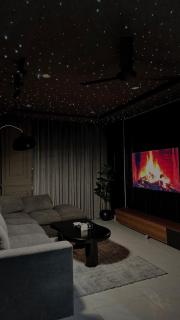 Starlight 2 Bed Luxury and Premium Apartment - 7