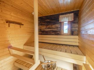Cozy Log Cabin in Levi - Sauna & Front Slopes View - 2