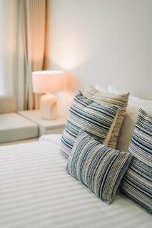 Title Serenity 3-Bedroom Suite with Balcony by TVC SRB5708 - 0