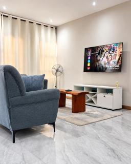 Lowin Suites-One-Bed Apartments - 1