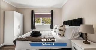 JRR STAYS - 4-Bed Dudley - Sleeps 7 - DY2 - 8