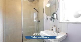 JRR STAYS - 4-Bed Dudley - Sleeps 7 - DY2 - 3