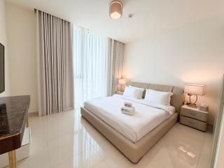 Luxury Sea Front Apartment - 8
