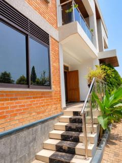 Isaro Home Apartment - 0