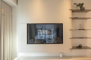 Modern Vista Studio - Cozy City Escape - 9