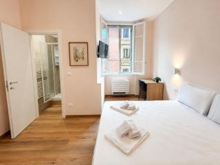 Due Torri - Room with private bathroom in the center - 0