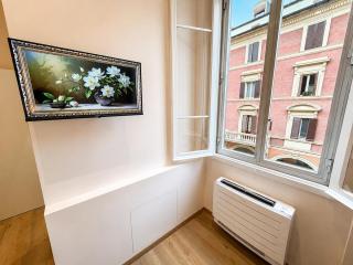 Due Torri - Room with private bathroom in the center - 1