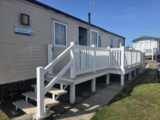 Comfortable Getaway at Weymouth Bay - 0