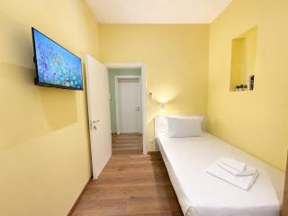 Nettuno - Room with private bathroom in the center - 2