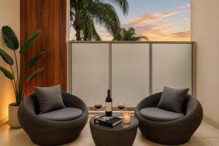 Luxurious 3BR 3-Storey Townhouse in Hawthorn with 2 Car Parks - 7
