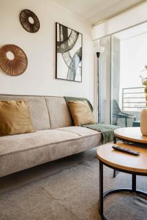 Cozy 2BR Escape for Three in Vibrant Nunoa - 2