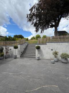 Detached 6 bedroom home in Surrey Hills Peaslake - 5