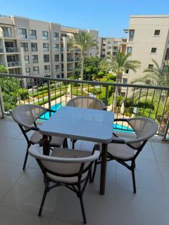 Relaxing 2BR Getaway Marina 2, Marassi - 7