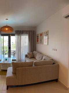 Relaxing 2BR Getaway Marina 2, Marassi - 5