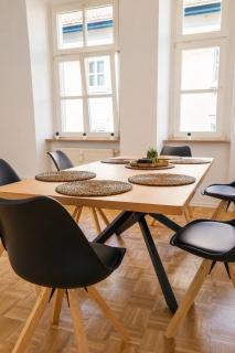 Spacious 125m Apartment in Gera City Center for 8 Guests - 9