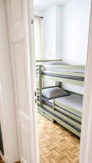 Spacious 125m Apartment in Gera City Center for 8 Guests - 4