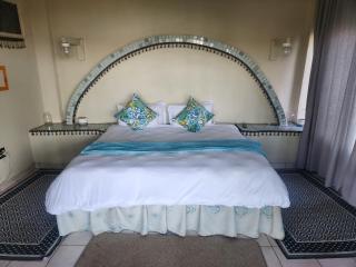 Honeymoon Suite - 4