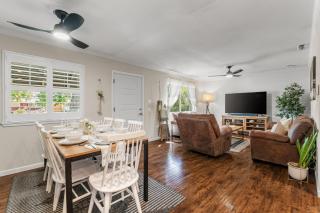 City of Trees House with Hot Tub & Game Room - 9