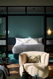 Refined Heritage Suite in the Heart of Auckland - 9