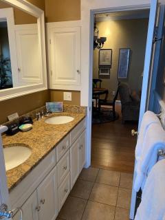 Bristol Suites - 8