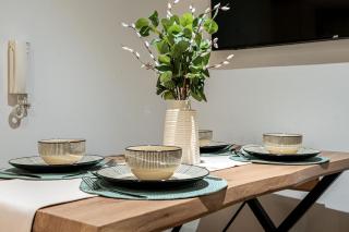 Modern 2-Bed, 2-Bath with Leeds City Views - 3