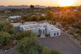5Bed • 5Bath Foothills Retreat • Pool • Guesthouse - 9
