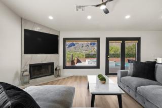 Foothills Hilltop • Pool • Spa • Gym • 360° Views - 7