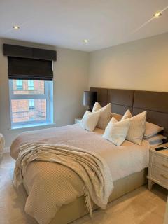 Modern 2 Bed Flat close to Train Station and Hydro - 7
