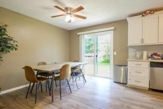 Walkable Overland Park Townhome w/ Patio - 2
