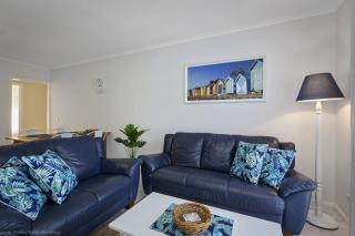 Scenic Beach Apartment - BYO Linen - 8
