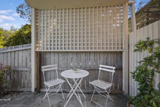 Scenic Beach Apartment - BYO Linen - 4