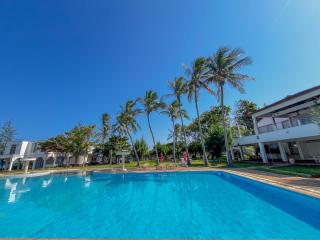 Juma La Pili Beachfront Apartments - 6