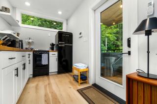 The Hideaway on Tacketts - Shipping Container - 5