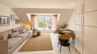 Cental 1BR Apartment Near Sea Garden - 3