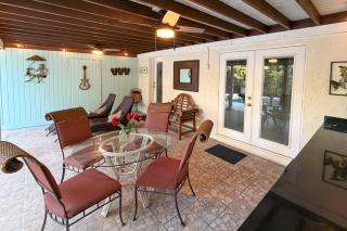 1 Mi to Beach Access: Naples Home w/ Lanai - 8