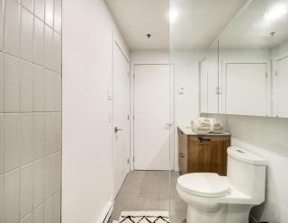 Stylish Downtown Stay Near Bell Center - 2