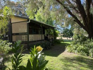 Charming three bedroom cottage near beaches and wineries - 8