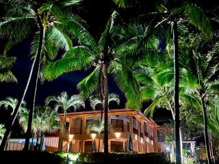 The Backyard Beachfront Hotel - 1