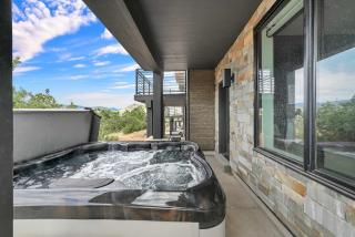 The views Enjoy this Hideout Pet-friendly home - 8