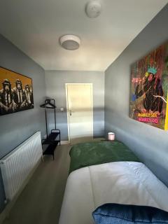 1BR Flat in the Heart of Bedford - 7