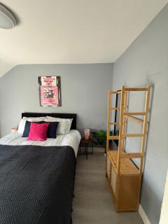 1BR Flat in the Heart of Bedford - 4