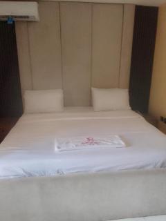 Sampton Villa Hotel - 0