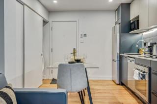 Stylish Pet-Friendly Stay - Montreal Studio - 3