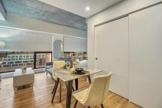 Stylish Pet-Friendly Stay - Montreal Studio - 1