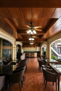 Charina's Suite Hotel - 1