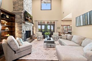 Hebron Estate-POOL-Movie Room-3 Mi to The Amp - 4