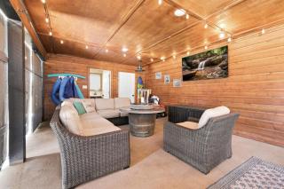 Hebron Estate-POOL-Movie Room-3 Mi to The Amp - 1