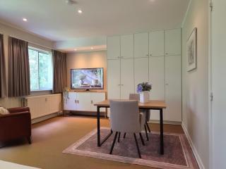 Park Elyseum Private Stay - 9