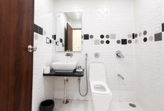 Hotel The Bhavya Palace - GR Premium - Near Railway Station - Mahakal Temple # All Room AC - A FAMILY HOTEL - 2
